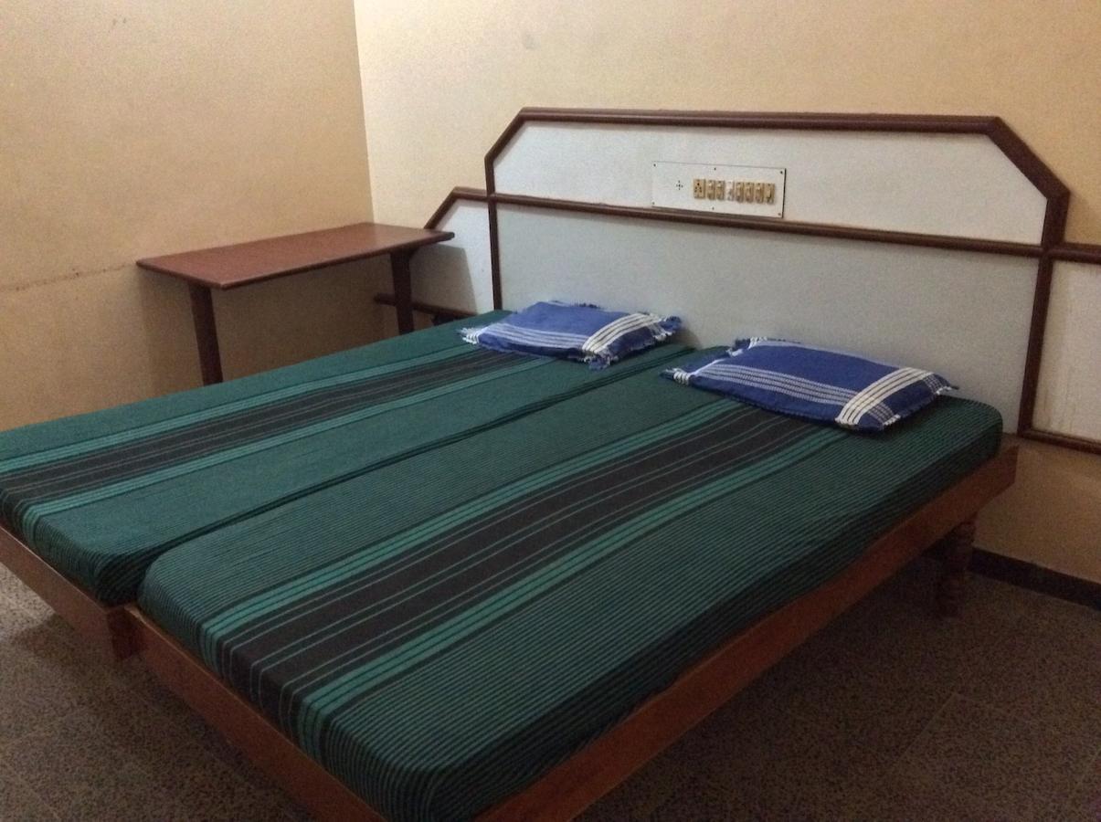 Sakthi Lodge Dharapuram Exteriör bild